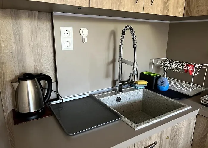 1br Near Cathedral *